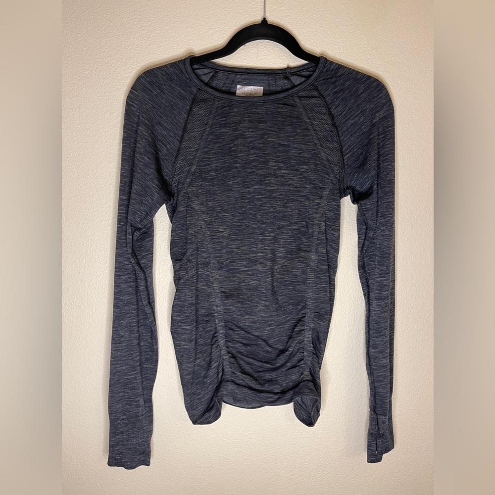 EUC Athleta long sleeve top